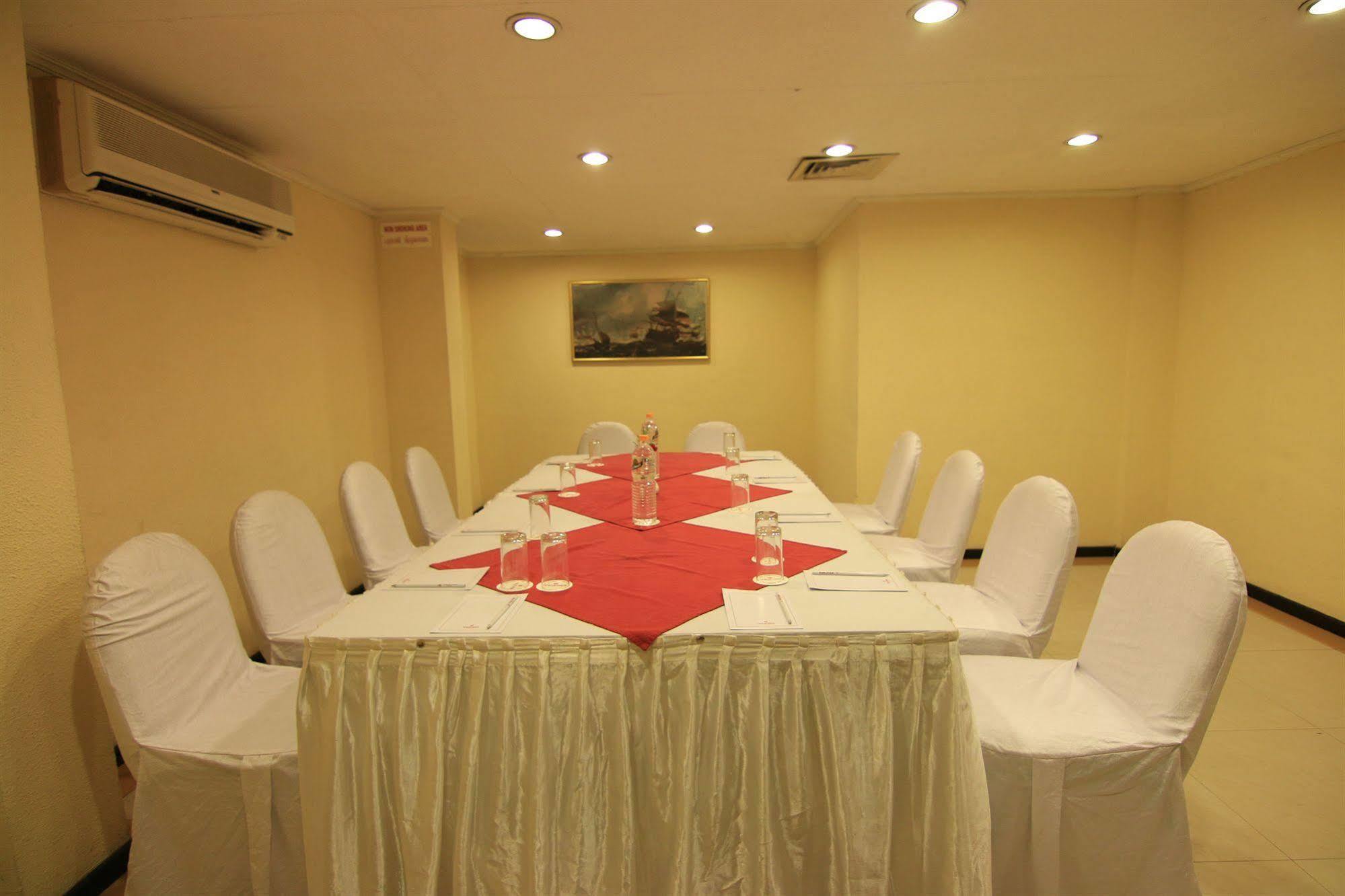 Westway Hotel Kozhikode Exterior foto