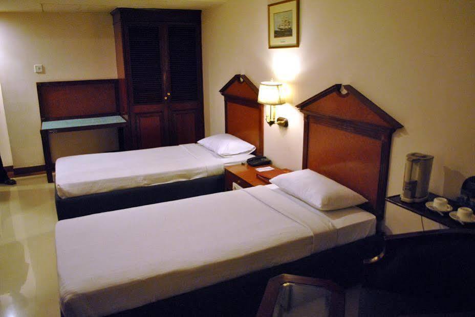 Westway Hotel Kozhikode Exterior foto